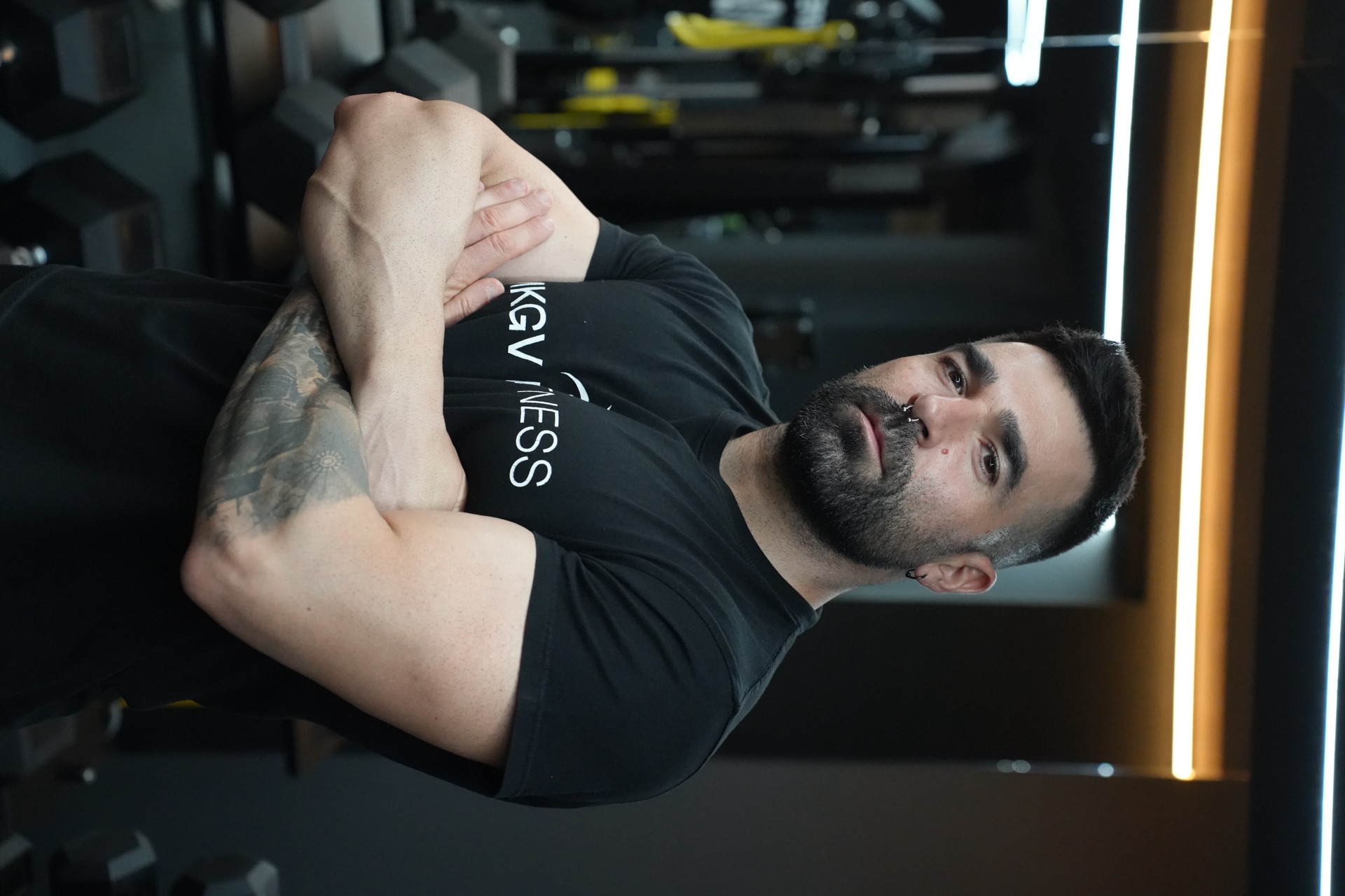 Mikel, fundador de MKGV Fitness, en el gimnasio